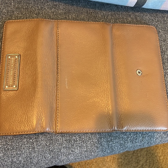 Marc Jacobs leather tan wallet - Picture 12 of 13